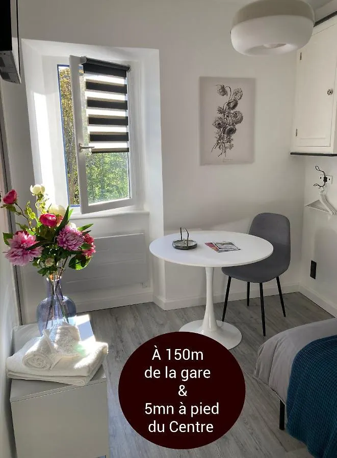 Appart hôtel Aux 4 Logis Appart-Hotel - Studio Le Flore - Petit Dejeuner Inclus 1Ere Nuit Foix