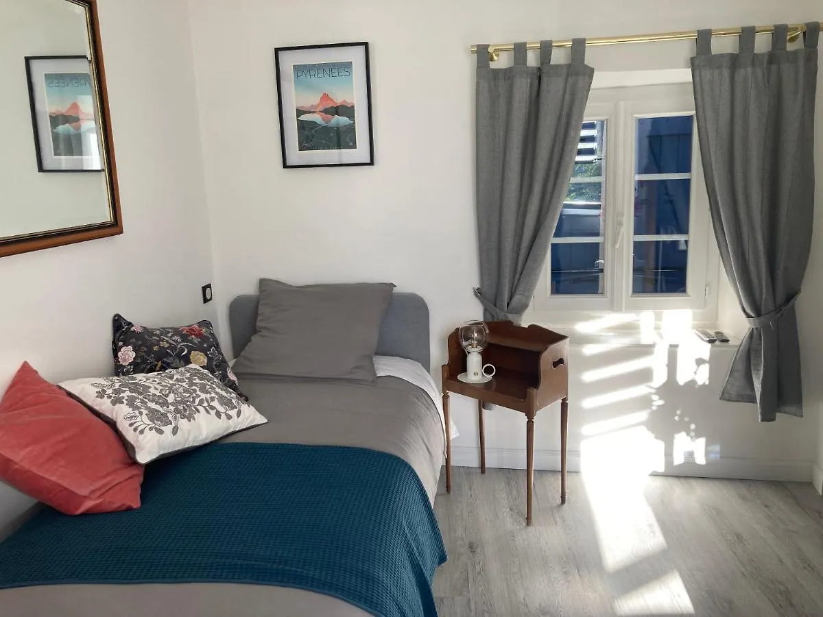 Aux 4 Logis Appart-Hotel - Studio Le Flore - Petit Dejeuner Inclus 1Ere Nuit Foix 0*,  Franciaország