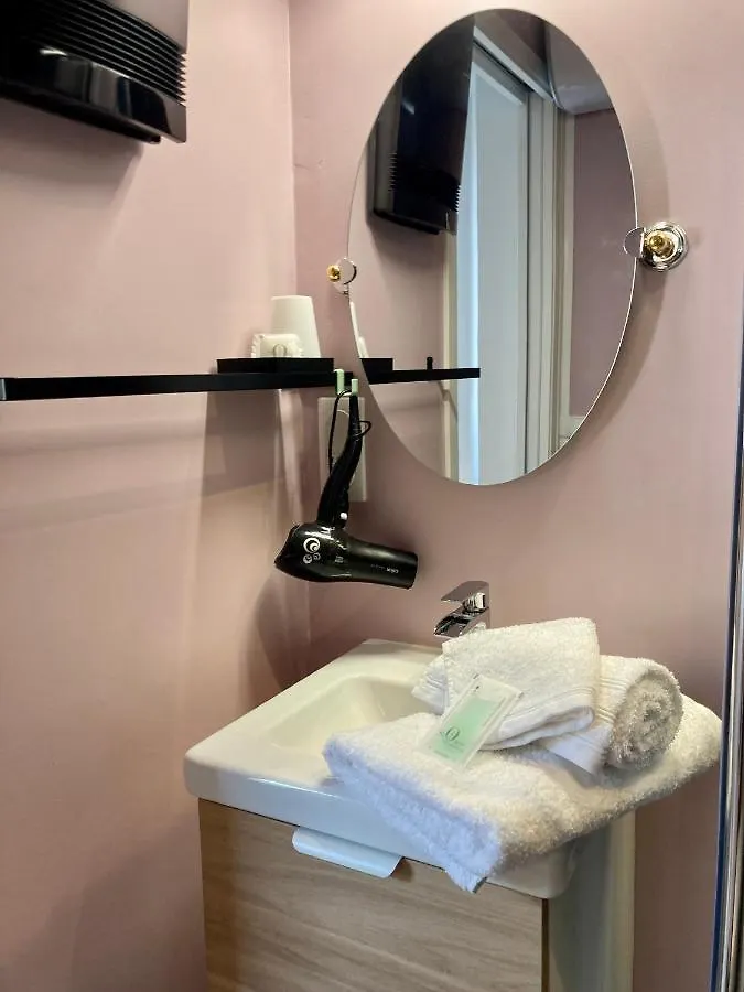 Aux 4 Logis Appart-Hotel - Studio Le Flore - Petit Dejeuner Inclus 1Ere Nuit Foix 0*,  Franciaország